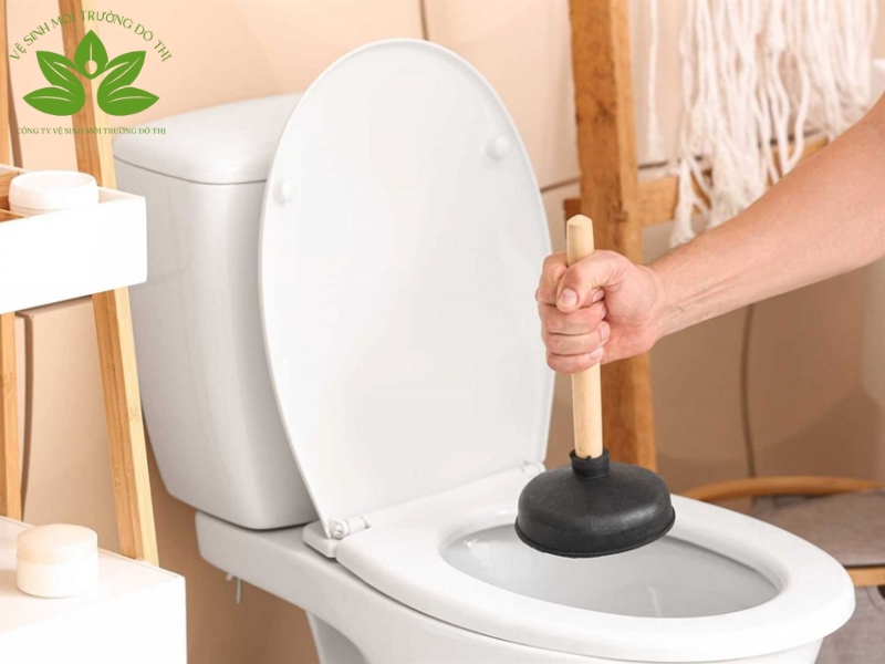 Xử lý mùi hôi WC, thau bể