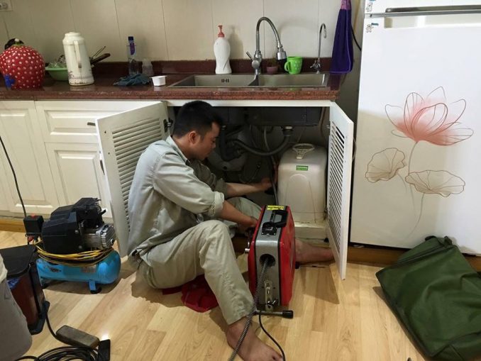 Hiểu về máy lò xo thông tắc cống và nguyên lý hoạt động