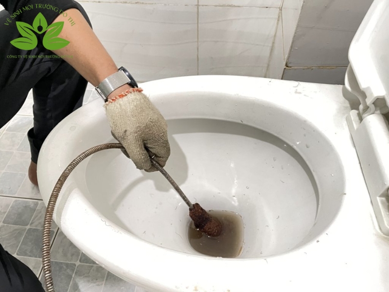Thông tắc bồn cầu Thanh Xuân: 7 bí quyết hiệu quả giúp bạn xử lý nhanh Phân tích nguyên nhân để xử lý triệt để